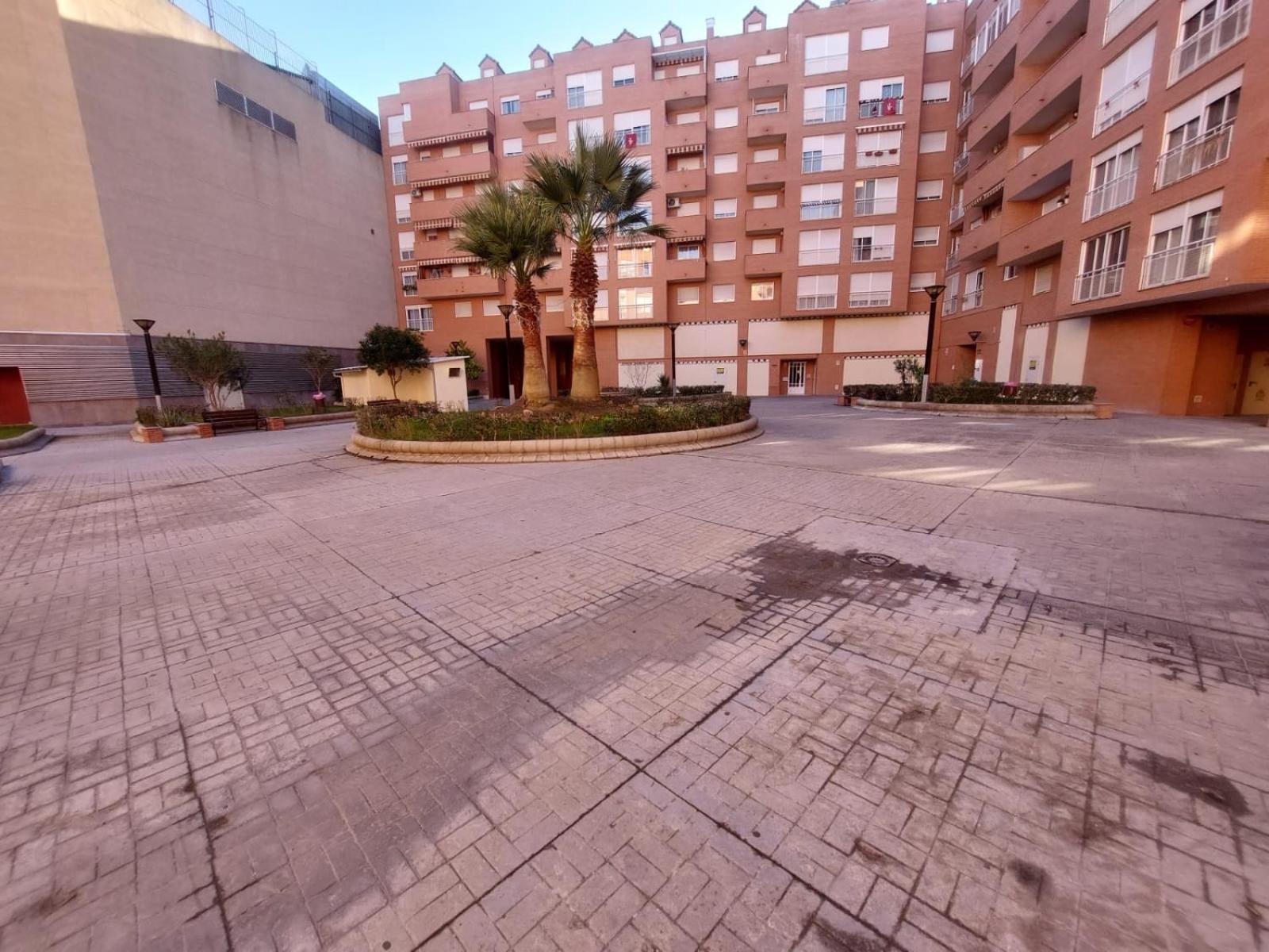 Plaza Del Ayuntamiento Con Parking Pondos Leilighet Linares  Eksteriør bilde